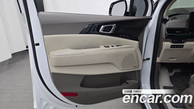 Kia Carnival 2024 — Şəkil 27/39