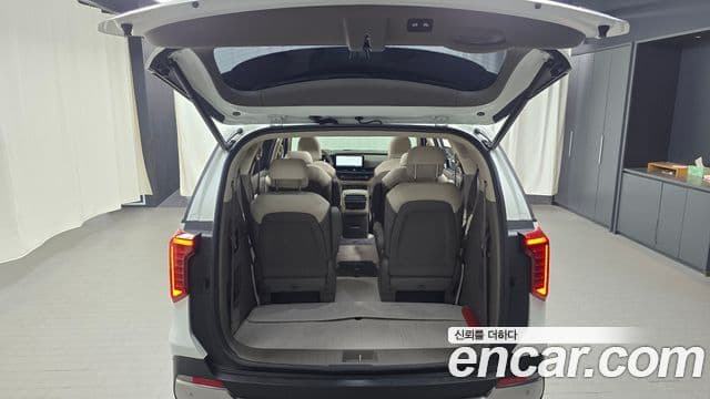 Kia Carnival 2024 — Şəkil 20/39
