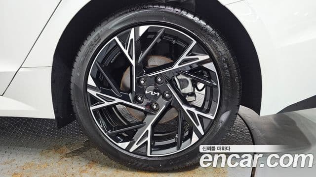 Kia K5 2025 — Şəkil 11/30