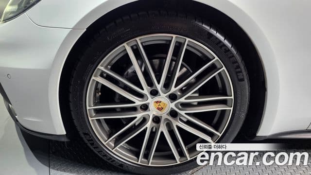 Porsche Panamera 2018 — Şəkil 15/38