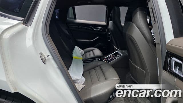 Porsche Panamera 2018 — Şəkil 36/38