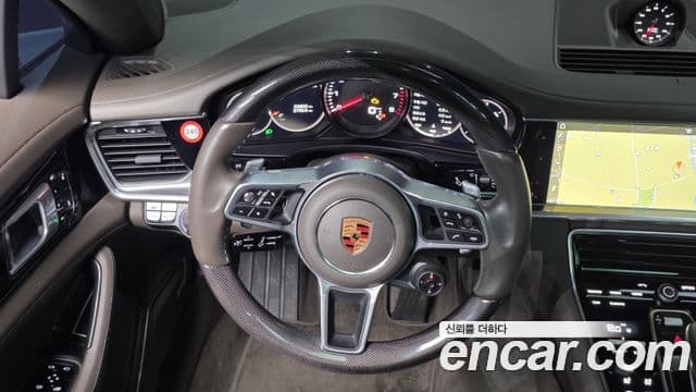 Porsche Panamera 2018 — ფოტო 14/38