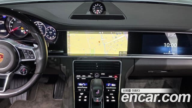 Porsche Panamera 2018 — ფოტო 24/38