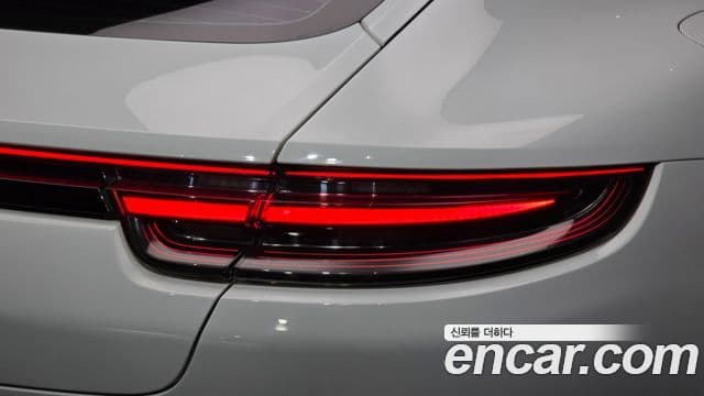 Porsche Panamera 2018 — ფოტო 2/38