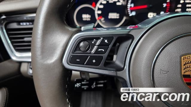 Porsche Panamera 2018 — ფოტო 8/38