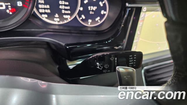 Porsche Panamera 2018 — Şəkil 16/38