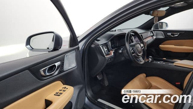 Volvo V60 Cross Country 2021 — Фото 10/20