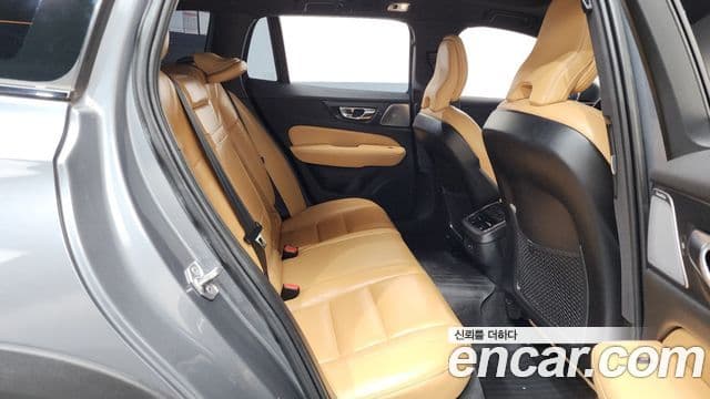 Volvo V60 Cross Country 2021 — Фото 11/20