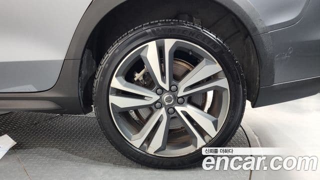 Volvo V60 Cross Country 2021 — ფოტო 9/36