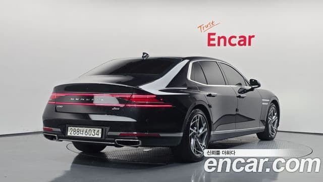 Genesis G90 2022 — Photo 12/39