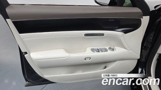 Genesis G90 2022 — Photo 1/39