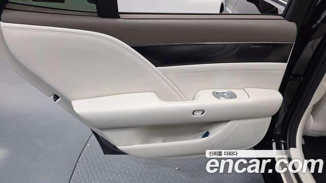 Genesis G90 2022 — Photo 30/39