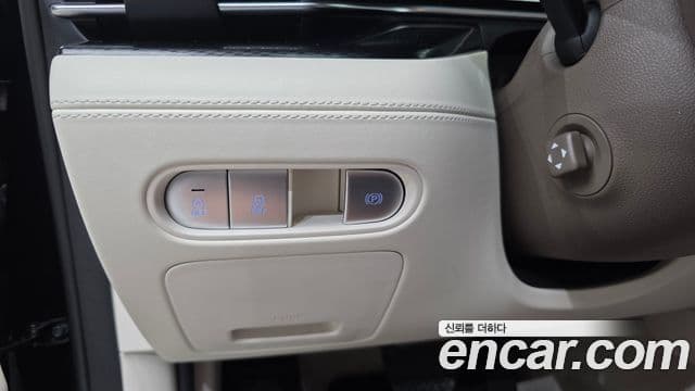 Genesis G90 2022 — Photo 26/39