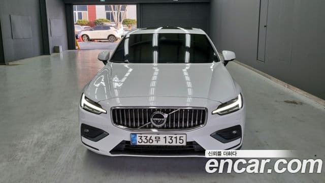 Volvo S60 2021 — Photo 13/18