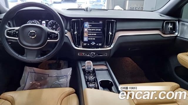 Volvo S60 2021 — Photo 10/18