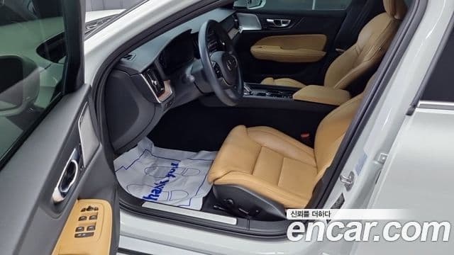 Volvo S60 2021 — Photo 17/18