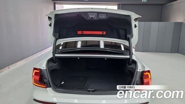 Volvo S60 2021 — Photo 2/18