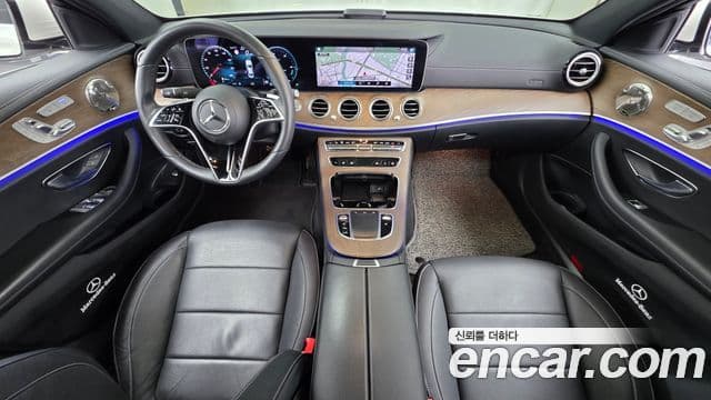 Mercedes-Benz E-Class 2022 — ფოტო 8/33