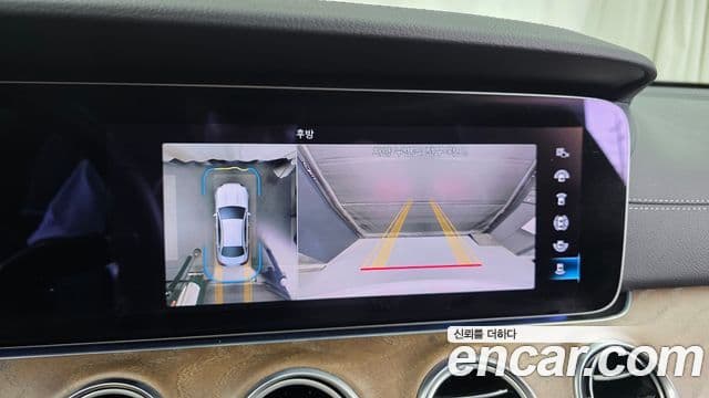Mercedes-Benz E-Class 2022 — ფოტო 9/33