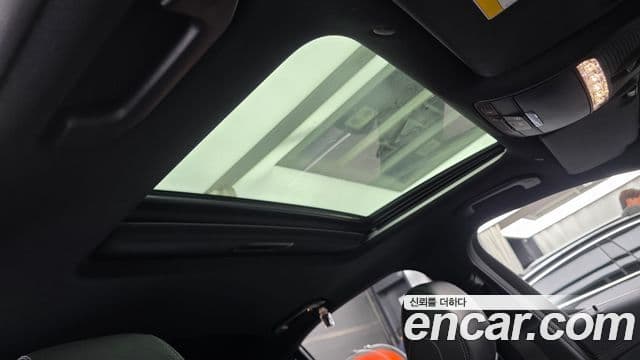 Mercedes-Benz E-Class 2022 — ფოტო 11/33