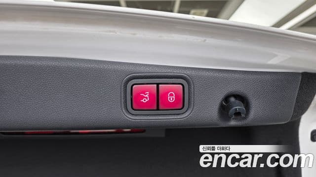 Mercedes-Benz E-Class 2022 — ფოტო 33/33