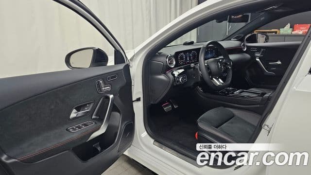 Mercedes-Benz A-Class 2025 — ფოტო 27/30