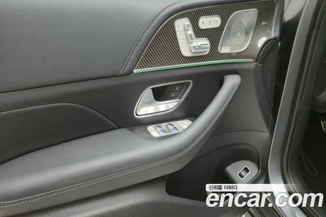 Mercedes-Benz GLE-Class 2025 — Photo 16/18