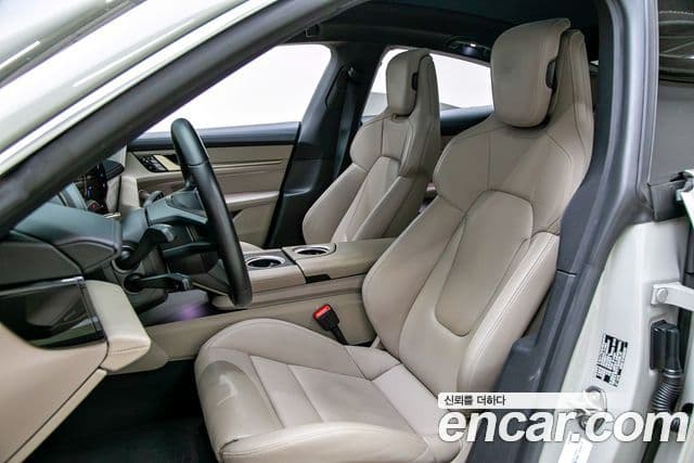 Porsche Taycan 2021 — Şəkil 17/20
