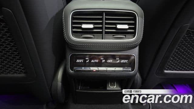 Mercedes-Benz GLE-Class 2022 — Photo 16/36