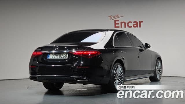 Mercedes-Benz S-Class 2023 — Photo 20/35