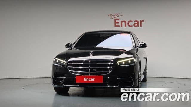 Mercedes-Benz S-Class 2023 — Photo 17/35