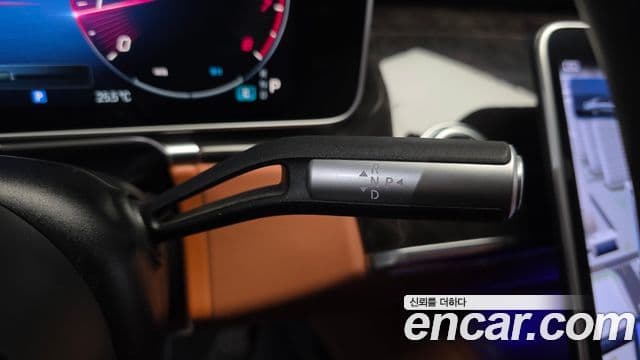 Mercedes-Benz S-Class 2023 — Photo 27/35