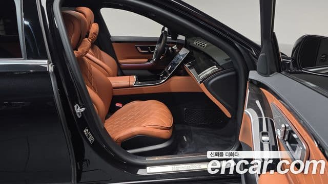 Mercedes-Benz S-Class 2023 — Photo 14/35