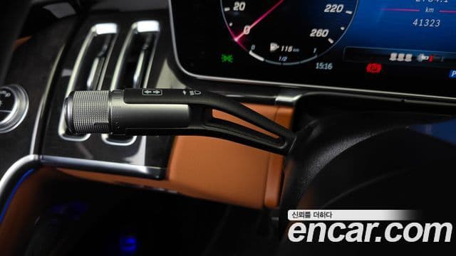 Mercedes-Benz S-Class 2023 — Photo 18/35
