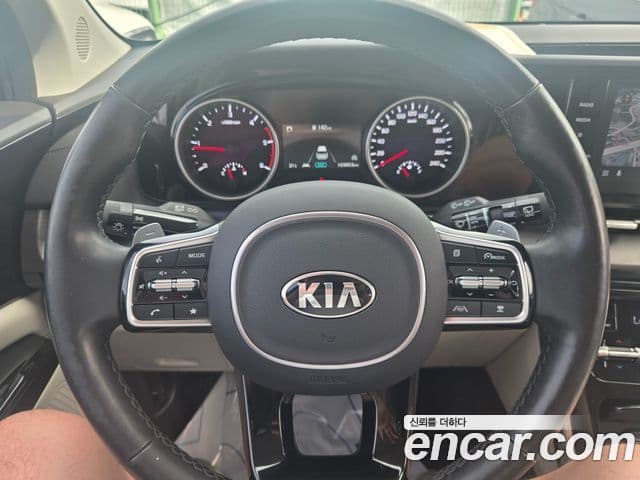 Kia Carnival 2021 — Фото 13/20