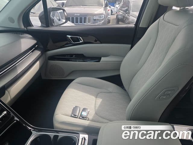 Kia Carnival 2021 — Фото 17/20