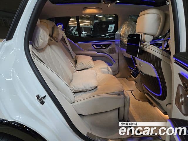 Mercedes-Benz EQS SUV 2024 — Photo 1/20