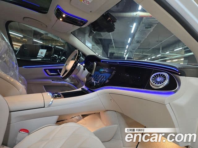 Mercedes-Benz EQS SUV 2024 — Photo 8/20