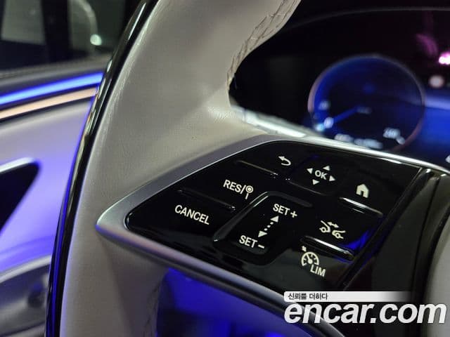 Mercedes-Benz EQS SUV 2024 — Photo 4/20