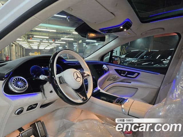 Mercedes-Benz EQS SUV 2024 — Photo 7/20