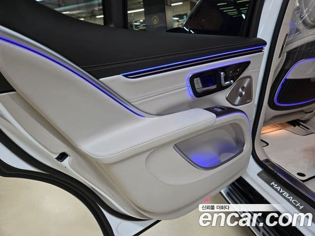 Mercedes-Benz EQS SUV 2024 — Photo 10/20