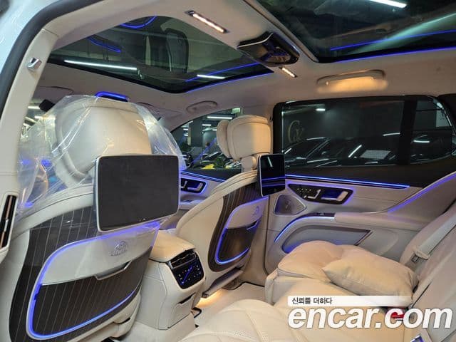 Mercedes-Benz EQS SUV 2024 — Photo 19/20