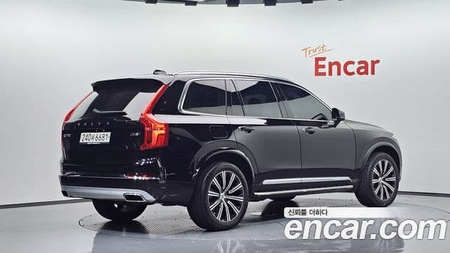 Volvo XC90 2019 — ფოტო 9/39