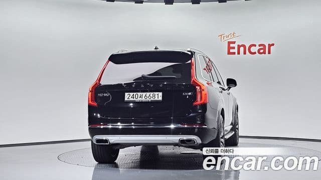 Volvo XC90 2019 — ფოტო 24/39