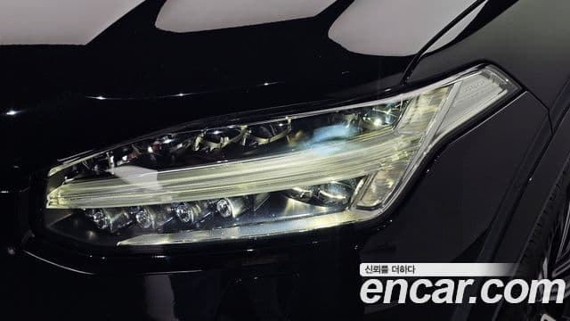 Volvo XC90 2019 — ფოტო 2/39