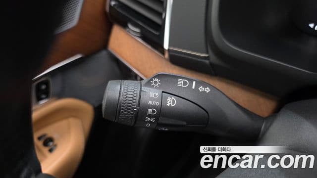 Volvo XC90 2019 — ფოტო 25/39