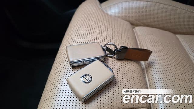 Volvo XC90 2019 — ფოტო 18/39