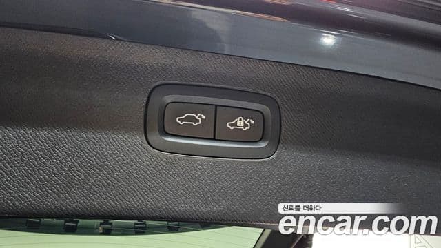 Volvo XC90 2019 — ფოტო 21/39