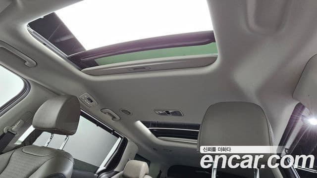 Kia Carnival 2025 — Фото 18/20