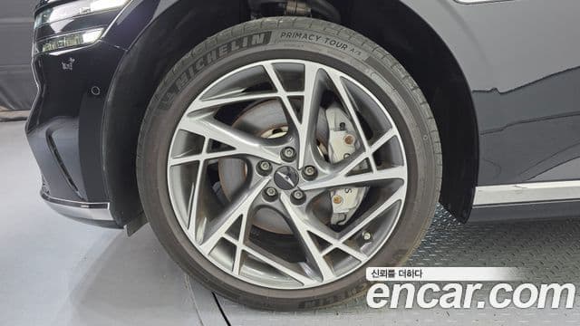 Genesis G90 2022 — ფოტო 17/20